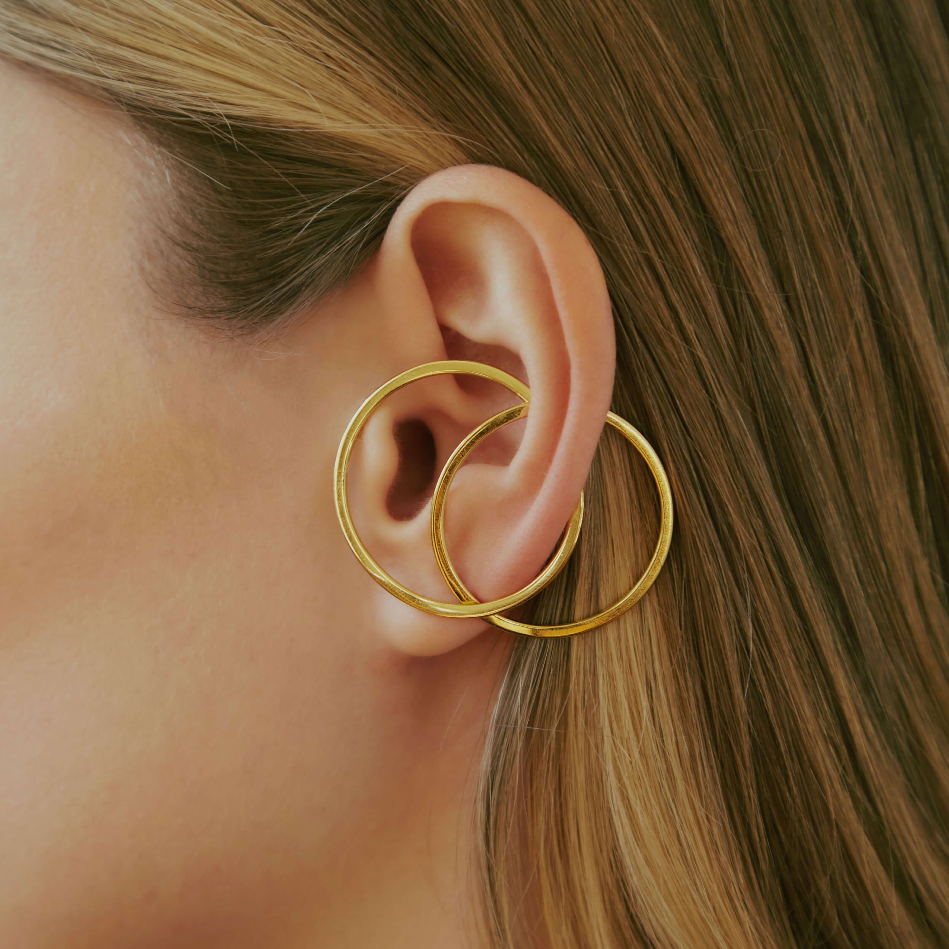 Illusion Hoops on model (Gold)