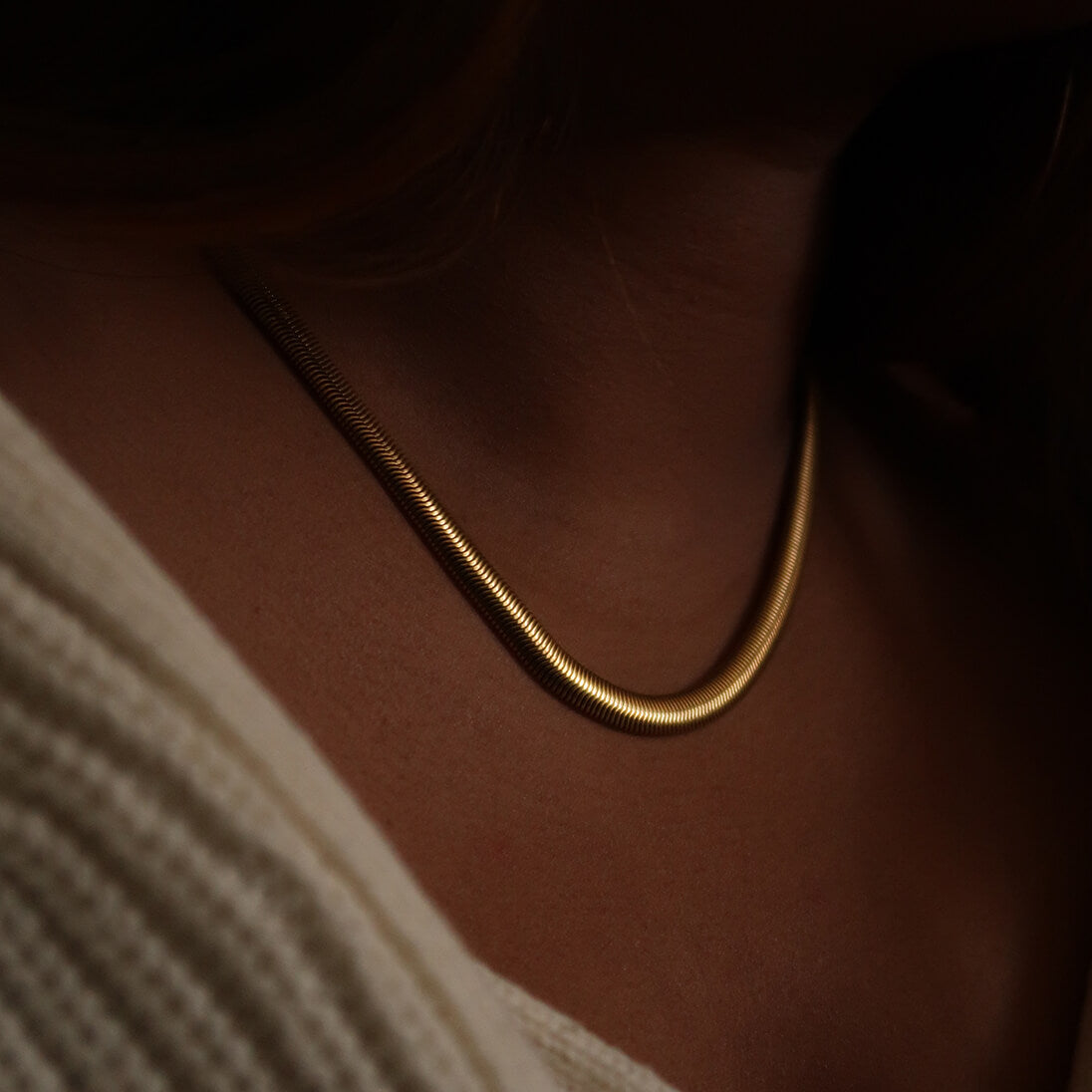 Siren Bold Necklace (Gold) on model